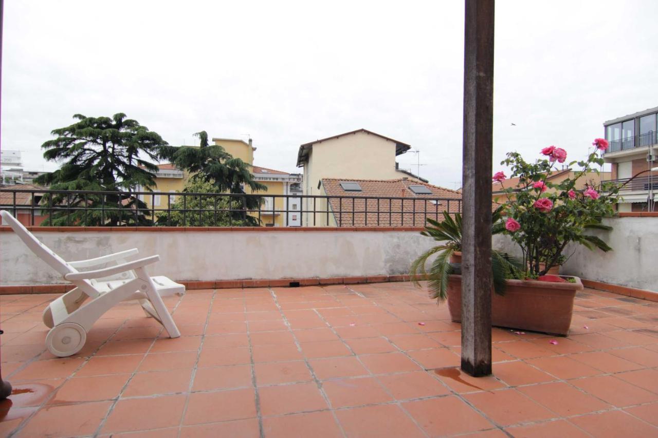 L'Arrocco Bed And Breakfast Marina Di Carrara Exteriör bild