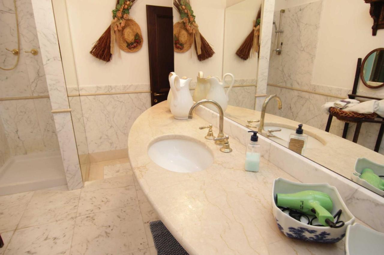 L'Arrocco Bed And Breakfast Marina Di Carrara Exteriör bild
